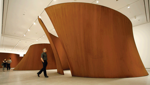 Torqued Torus Inversion por Richard Serra